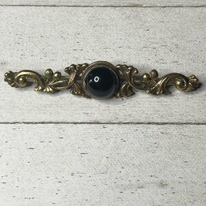 SADIE GREEN Vintage Brass Tone Filigree Cabochon Brooch Pin